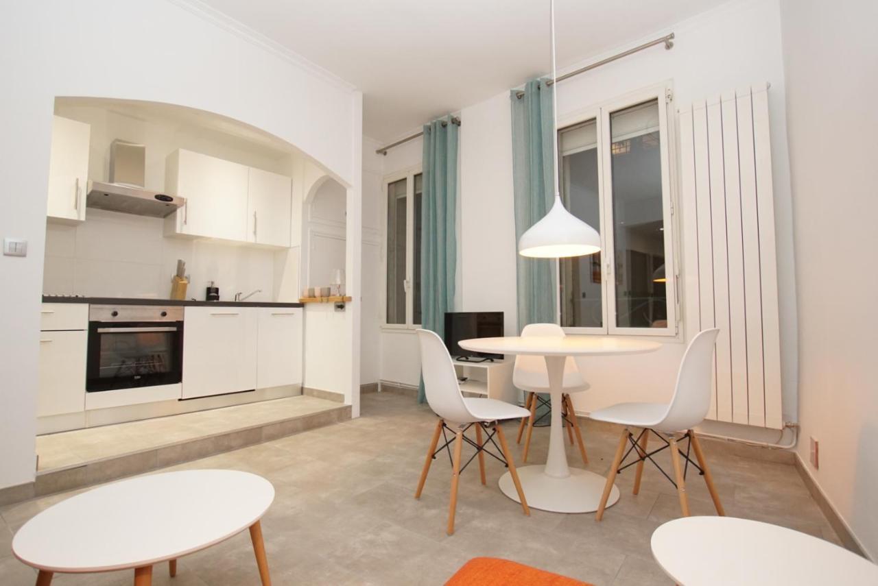 Suite Volupte Classee 3 Etoiles Avec Vue Sur Jardin, Climatisation Montpellier Exteriör bild